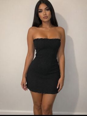 Love Tree Strapless Black Smocked Mini Dress